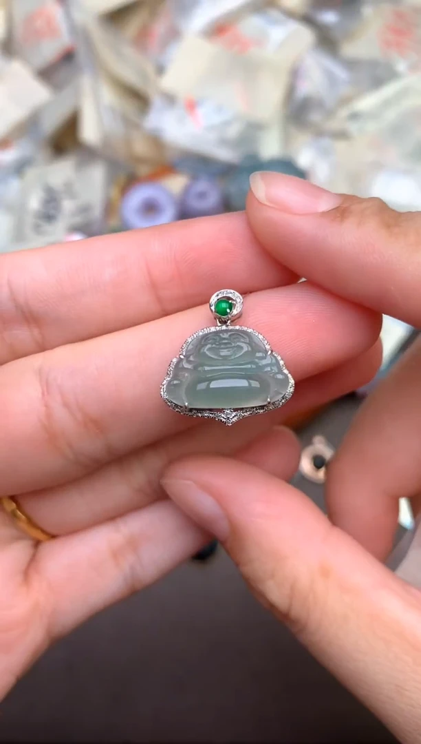18K金镶嵌挂件翡翠—