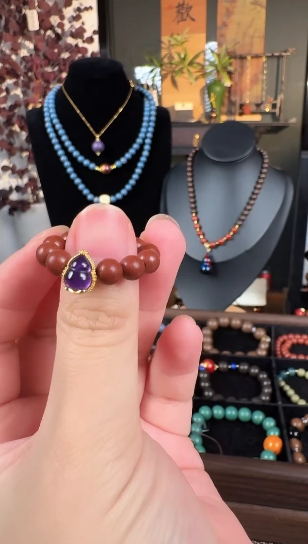 泥塑红麝6mm戒指+紫水葫芦