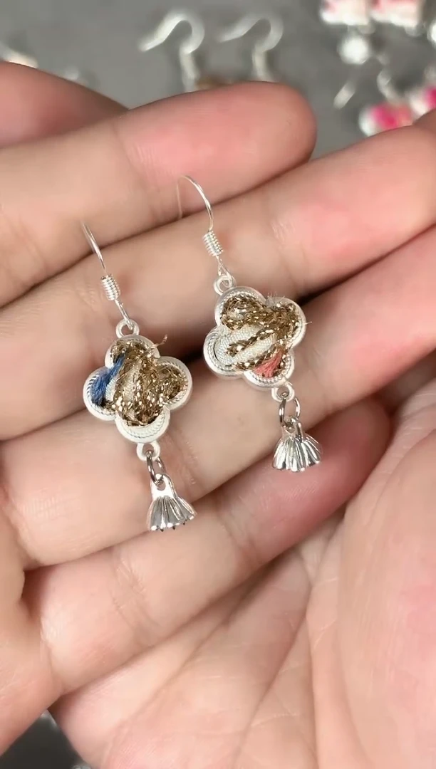 清****）彩云南阁非遗老绣饰品678*瑕疵