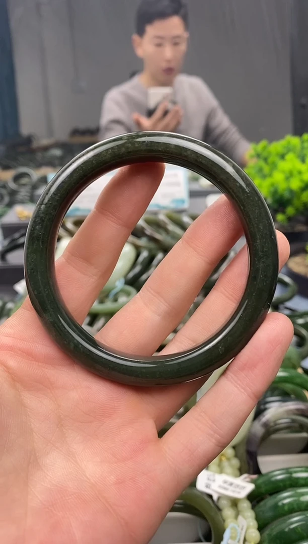 未镶嵌手镯和田玉63