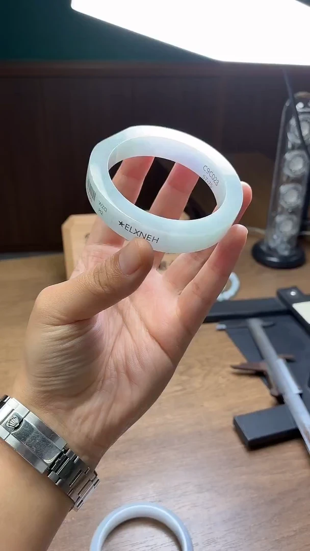 未镶嵌手镯定制翡翠莫*晴定制