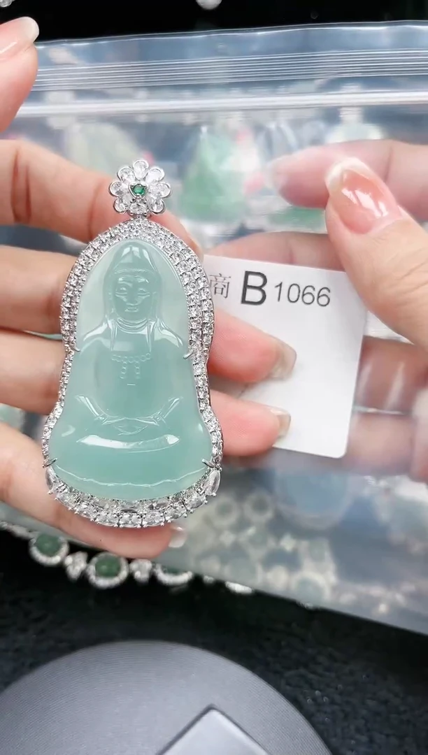 【闪购商品】翡翠颈饰未镶嵌1066赠皮绳