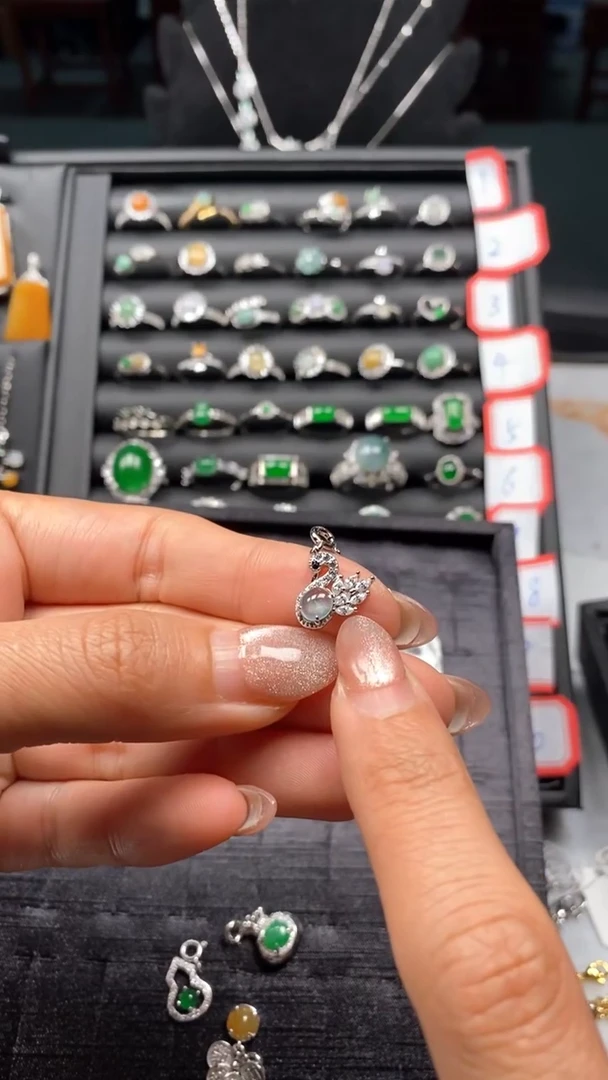 银S925镶嵌翡翠耳饰35