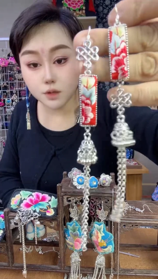 【闪购商品】刺绣纯手工苗绣非遗耳环