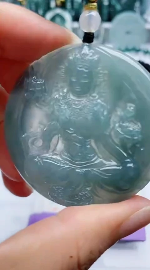 翡翠未镶嵌颈饰