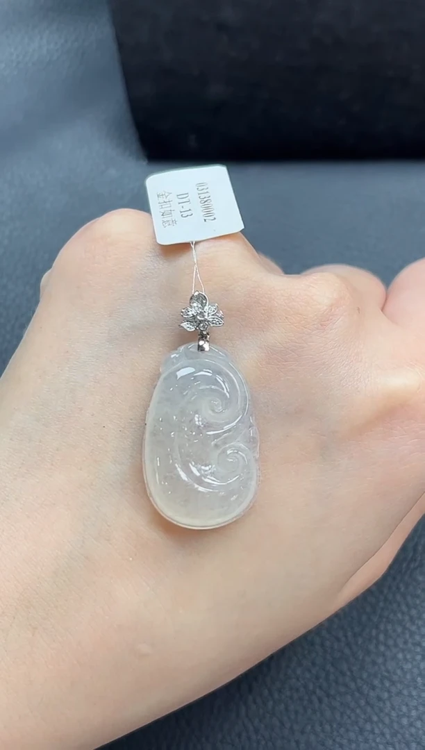 【闪购商品】翡翠颈饰18K金镶嵌如意