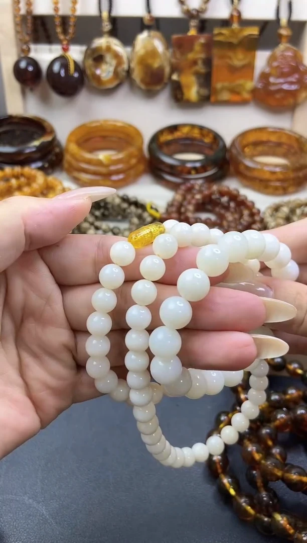 贝壳非金属@****?卡10的砗砗+卡8的项链