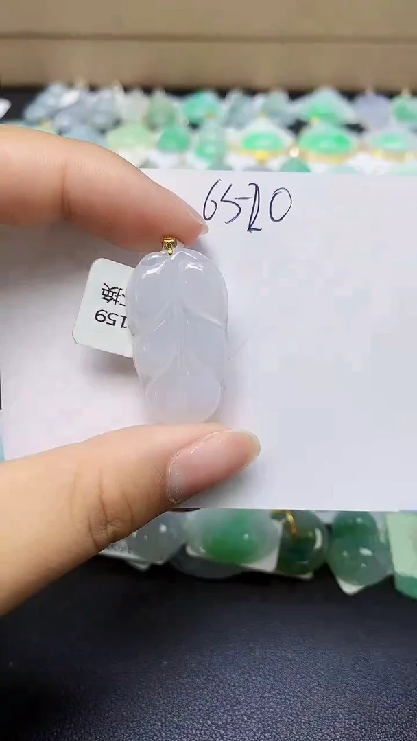 翡翠18K金镶嵌颈饰天然缅甸翡翠A货