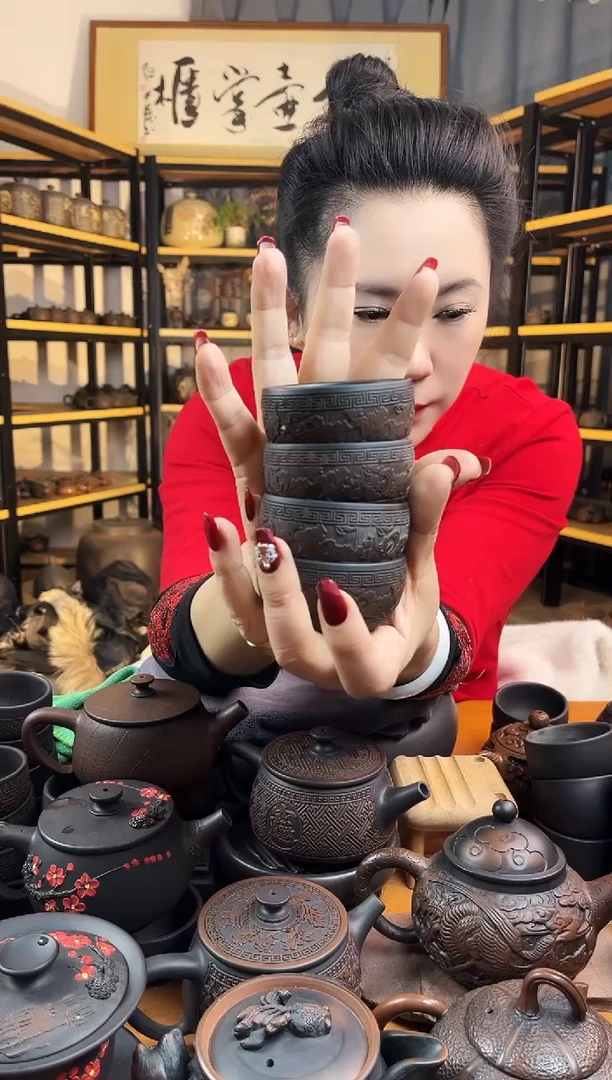 【闪购商品】壶满雕花品茗杯 拍1发4