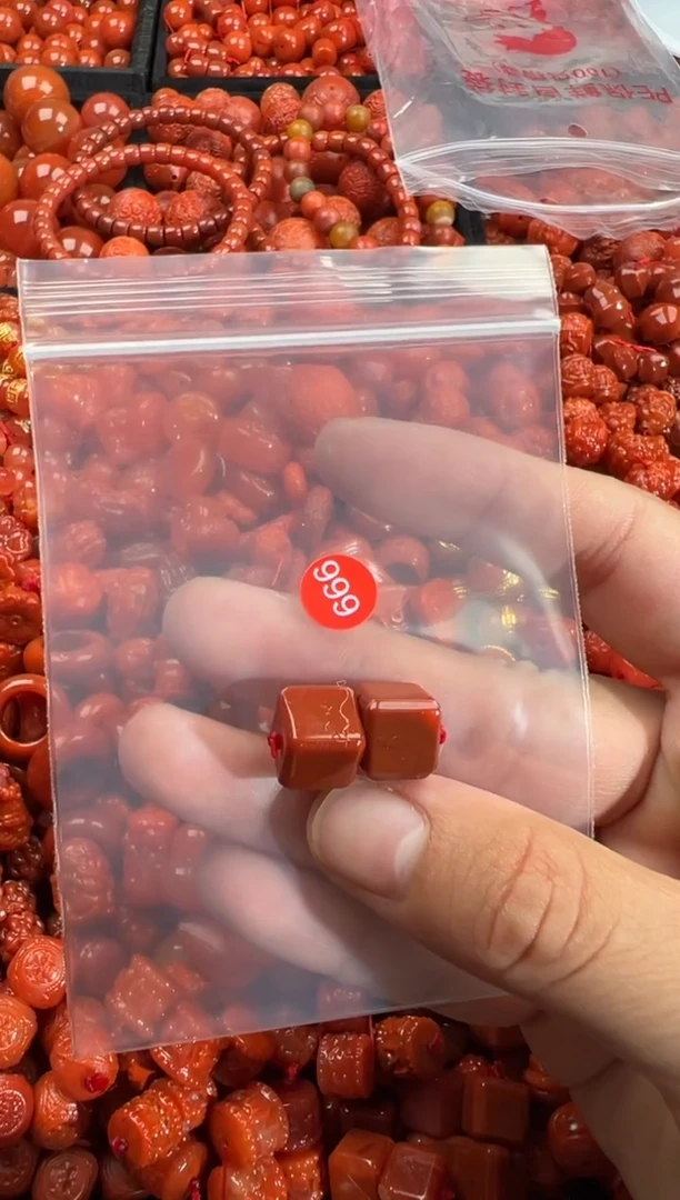 南红玛瑙未镶嵌颈饰1