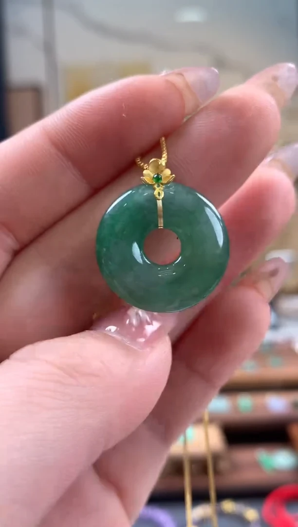 【闪购商品】翡翠吊坠(不含链)18K金镶嵌甜甜圈
