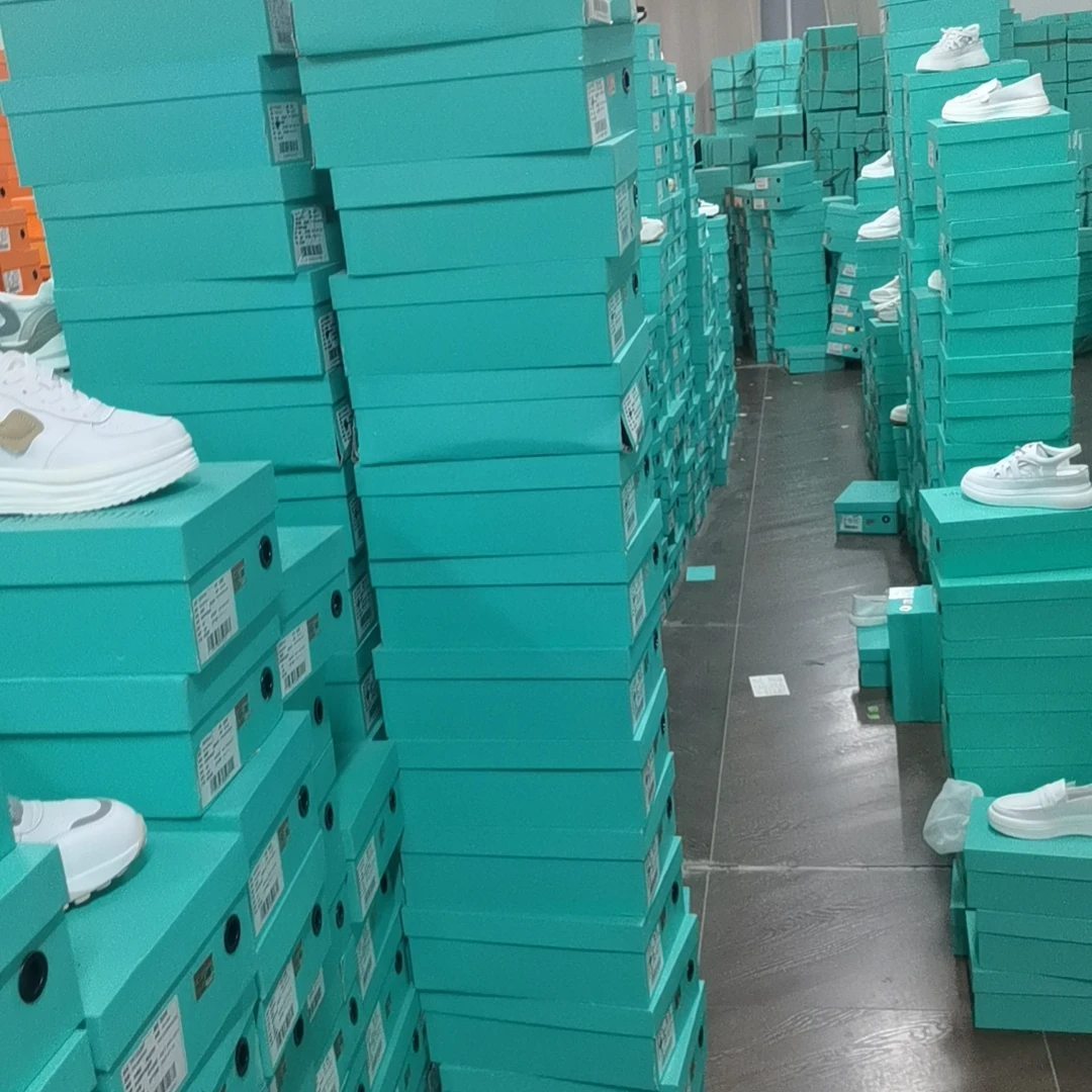 3欧姐精品撤柜女休闲老爹增高