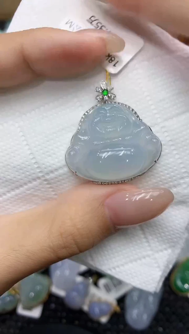 翡翠18K金镶嵌颈饰111111111111