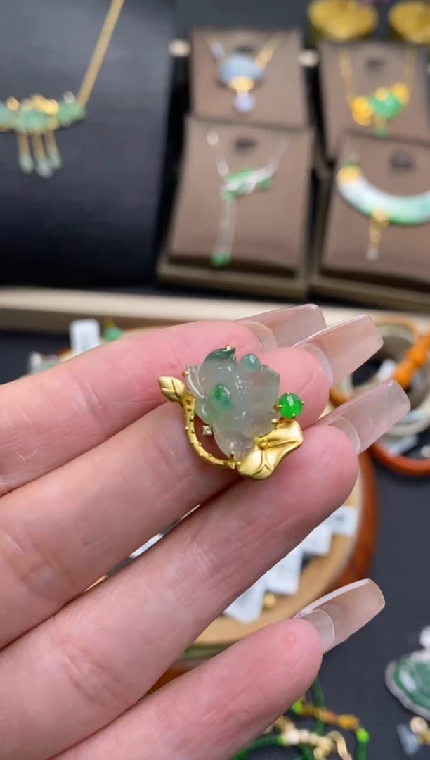 【闪购商品】翡翠颈饰18K金镶嵌净货13193