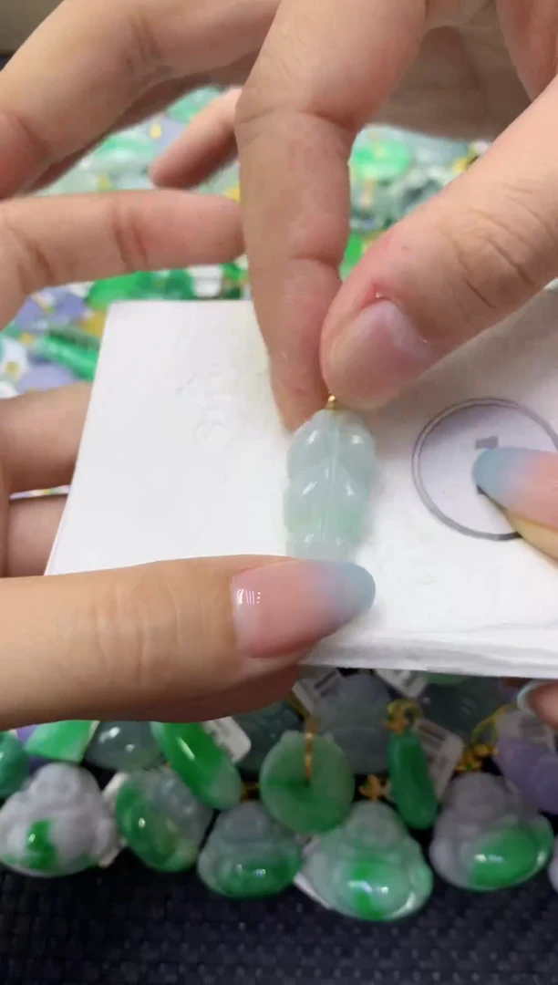 颈饰未镶嵌翡翠天然缅甸翡翠A货