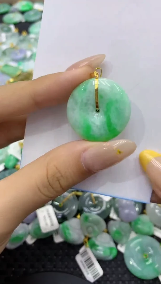 颈饰18K金镶嵌翡翠天然缅甸翡翠A货