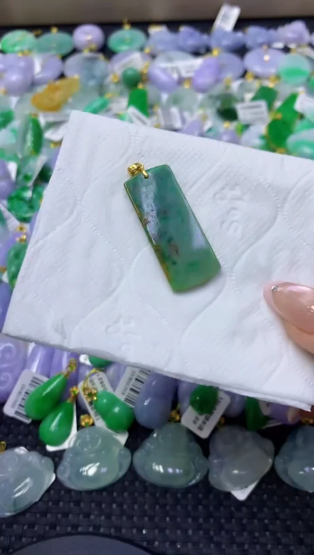 颈饰未镶嵌翡翠天然缅甸翡翠A货