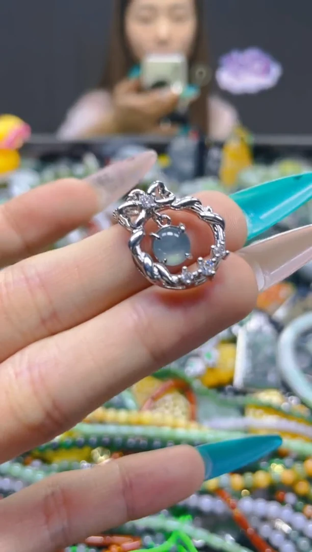 颈饰未镶嵌翡翠/W/翡翠A货，一件也是批发价