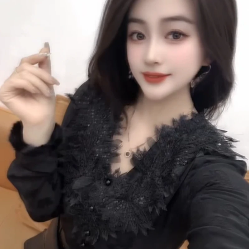 冬季新款时尚洋气蕾丝拼接百搭气质名媛加绒长袖上衣减龄遮肉显瘦