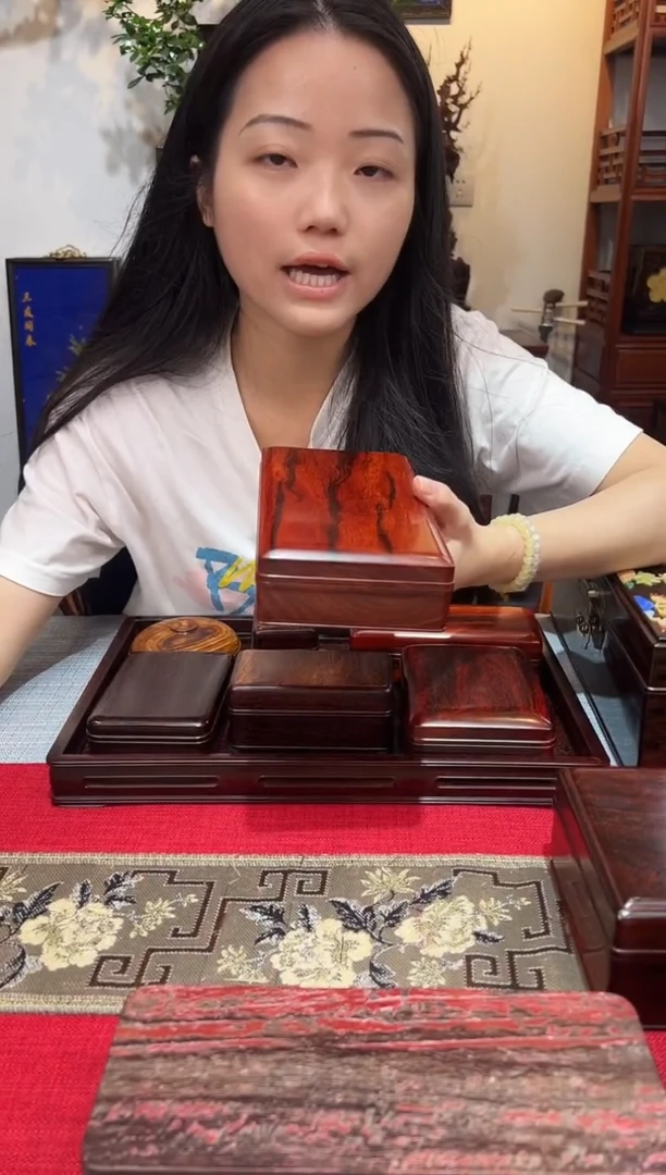 紫檀木类成套家具紫檀一木挖精品文盒