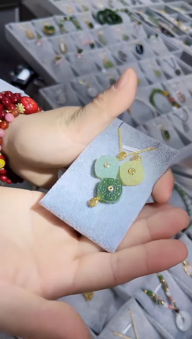 【闪购商品】和田玉吊坠银S925镶嵌123123多样性发其一