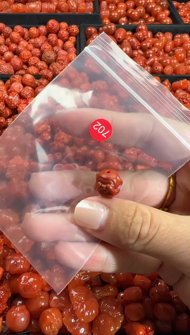 颈饰未镶嵌南红玛瑙1