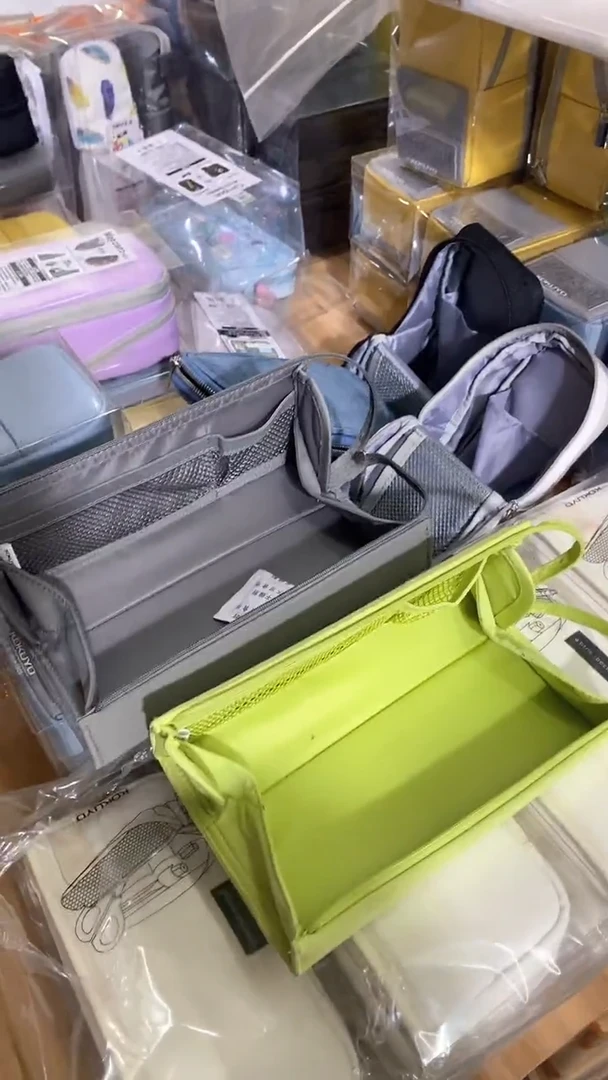 国誉横开大容量笔袋一个（默认绿色）