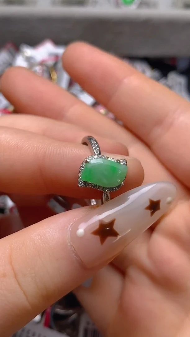 银S925镶嵌戒指翡翠 百内无证书