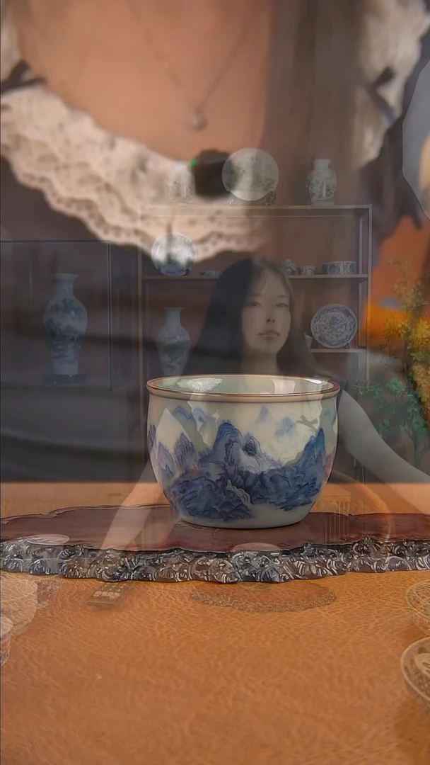 景德镇青花山水主人杯