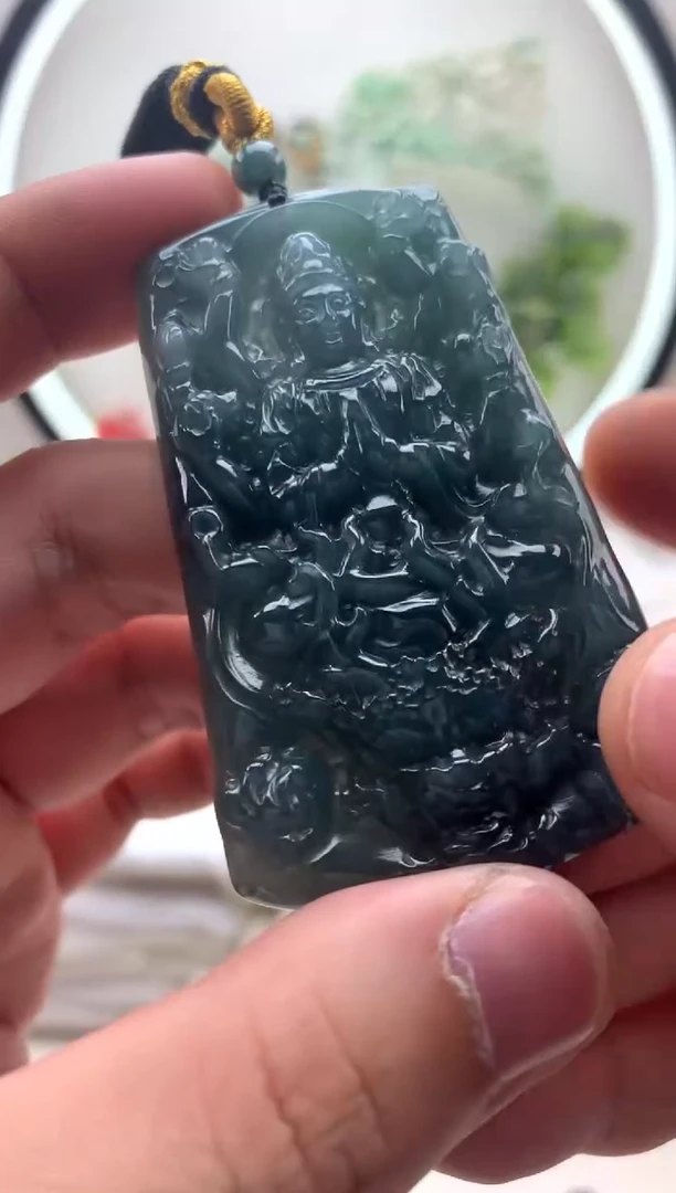 颈饰未镶嵌翡翠千手观音