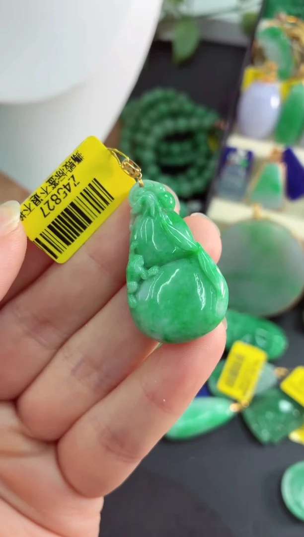 吊坠(不含链)18K金镶嵌翡翠挂件