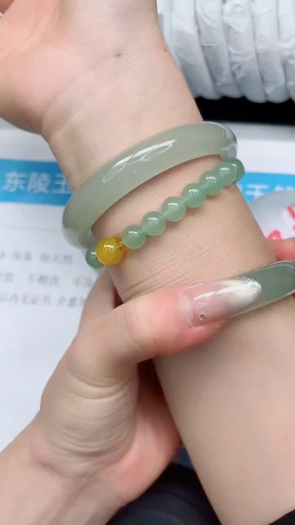 未镶嵌手镯石英质玉253-64