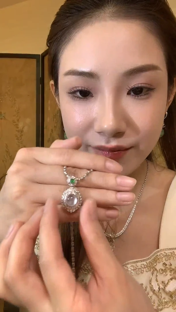 吊坠(不含链)18K金镶嵌翡翠S92 不含链 多样性发货一件
