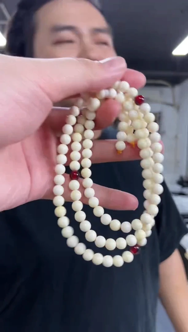 【闪购商品】蜜蜡裸石未镶嵌多样性发其一颜色微差