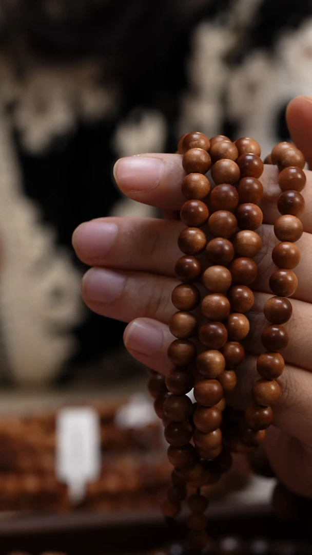 檀香木手串/手链?**子老山檀香0.8圆珠多圈108颗沉水