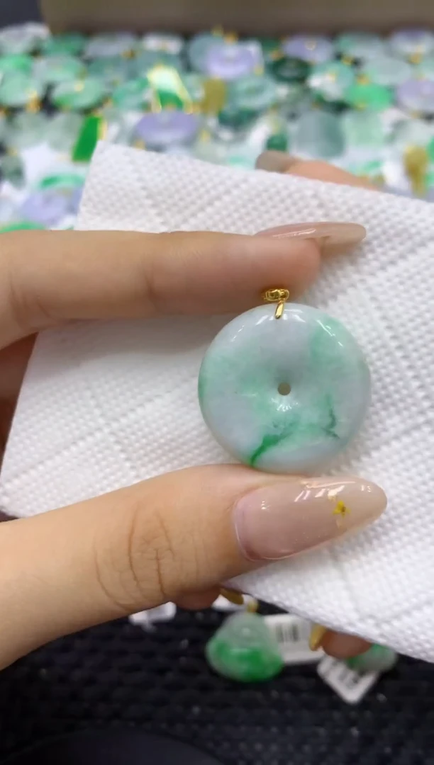 颈饰未镶嵌翡翠天然缅甸翡翠A货