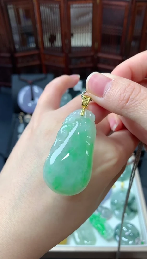 【闪购商品】翡翠吊坠(不含链)18K金镶嵌挂件