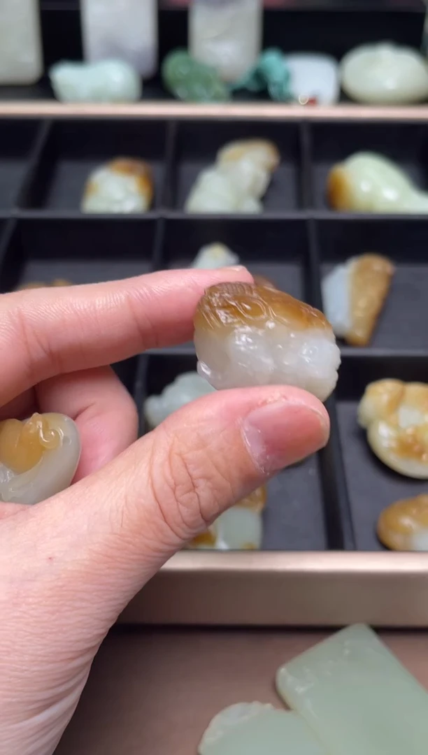 颈饰未镶嵌和田玉刘*城44