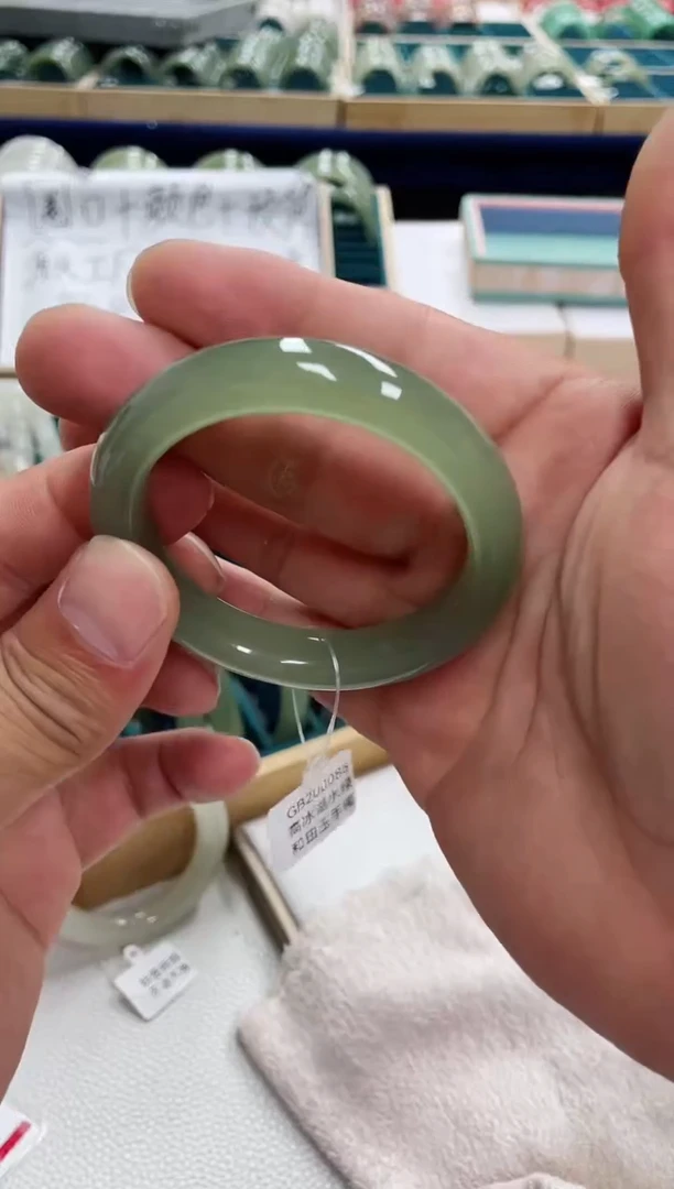 未镶嵌手镯和田玉蓝*和田玉手镯200088