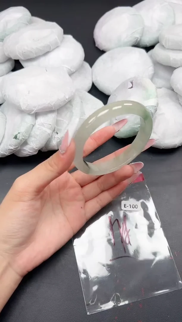 精品手镯，一物一拍E-100