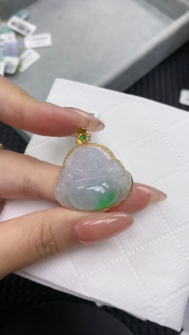 颈饰18K金镶嵌翡翠1111111111