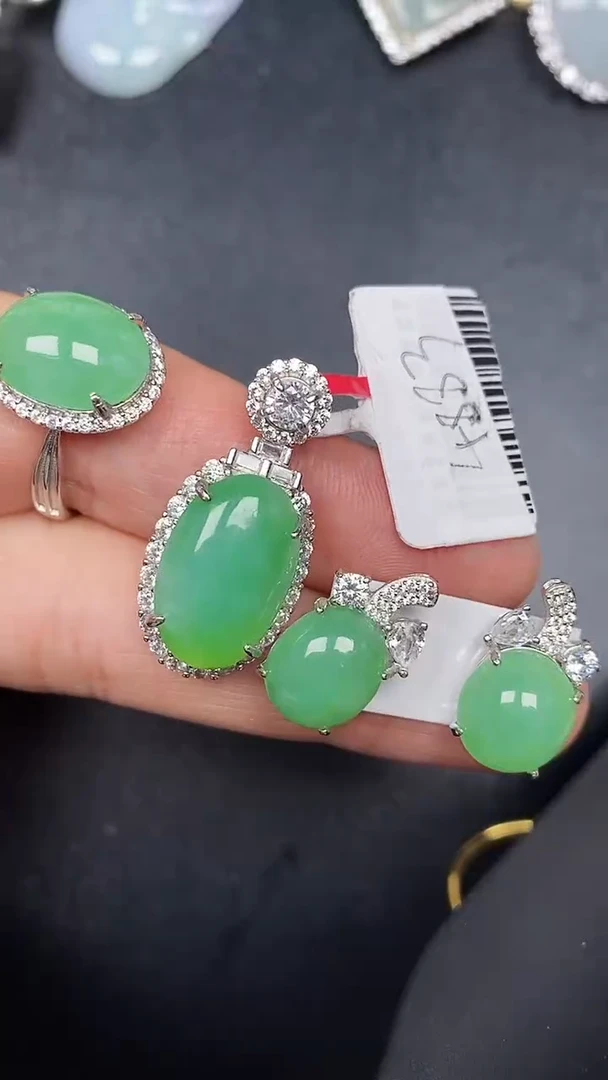 银S925镶嵌戒指翡翠6300