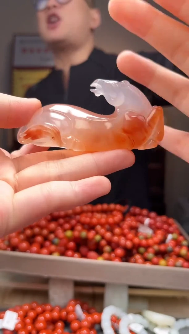 颈饰未镶嵌南红玛瑙吊坠