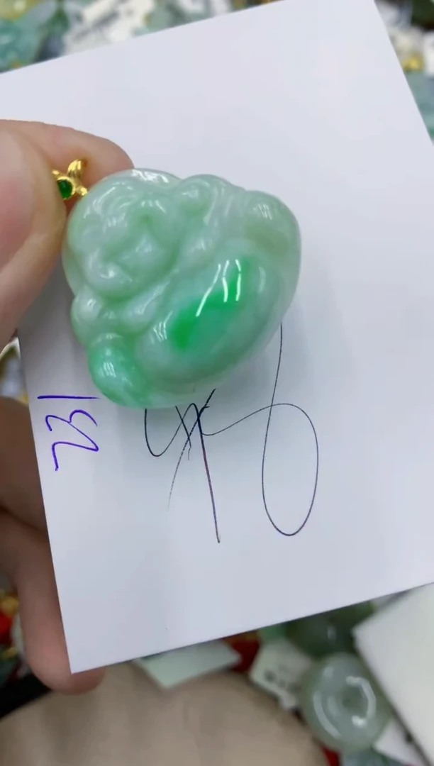 翡翠未镶嵌颈饰111111111111