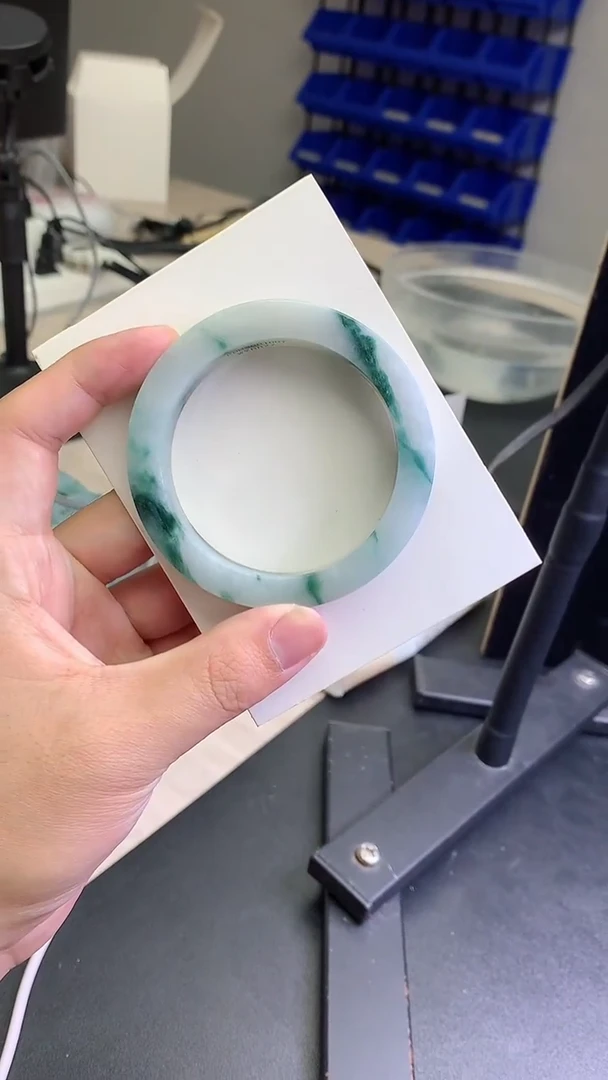 未镶嵌手镯定制翡翠?*姐定制