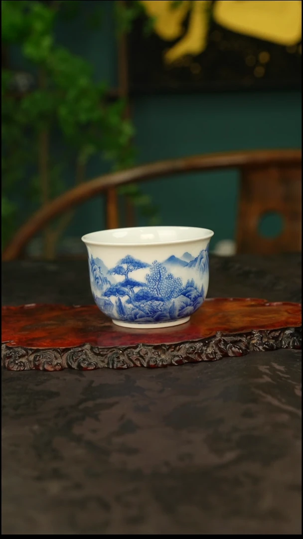 青花手绘山水主人杯