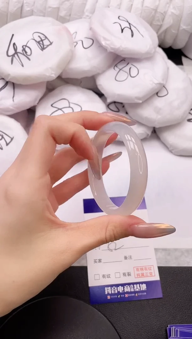 【闪购商品】石英质玉手镯未镶嵌10K372-52