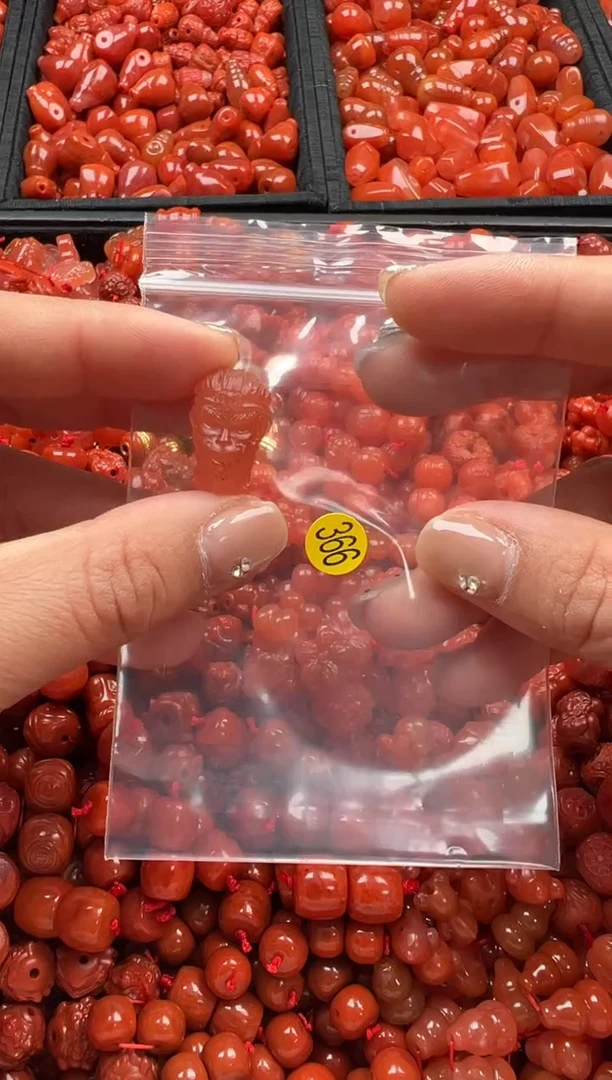 【闪购商品】南红玛瑙颈饰未镶嵌1