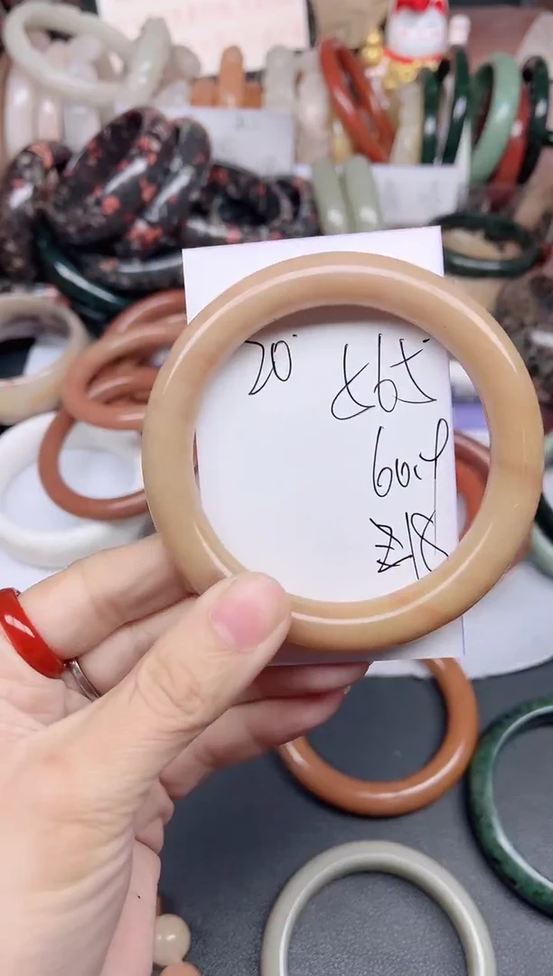 未镶嵌手镯石英质玉565