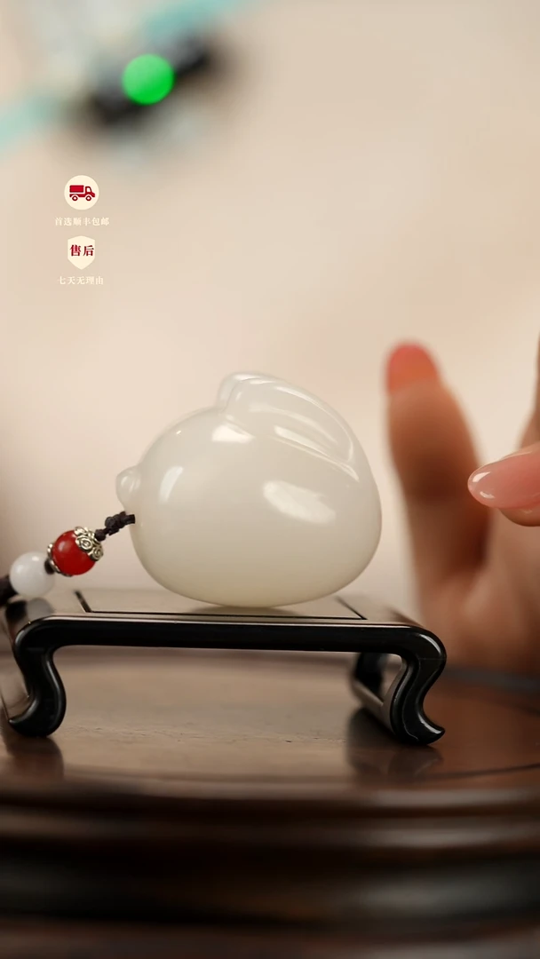 云南石荔枝白雕刻：前途似锦挂件